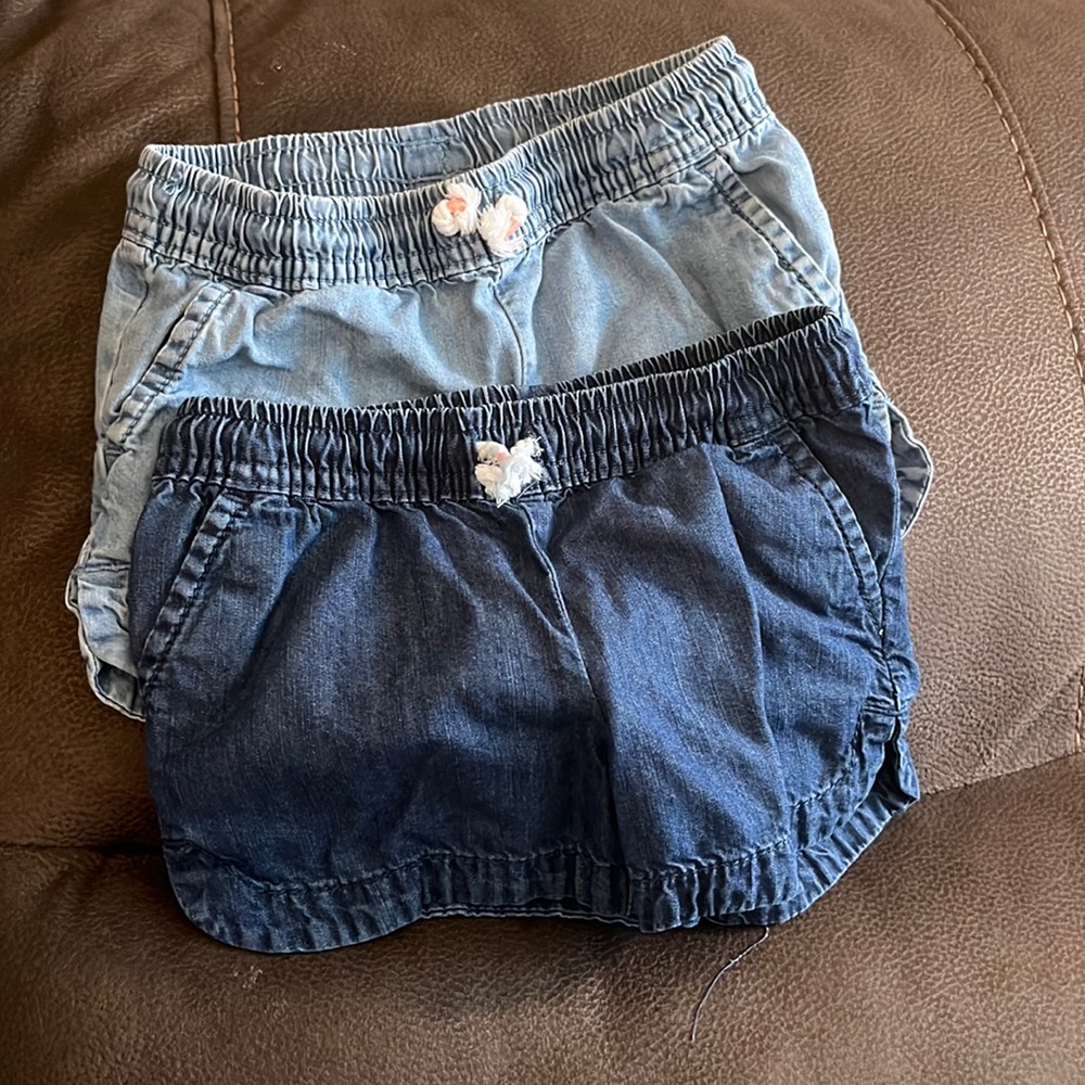 Two pairs of pull on shorts size 4